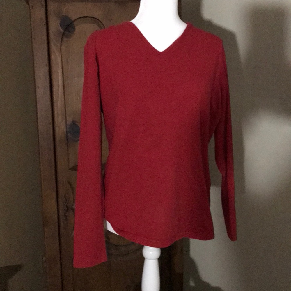 Basic Editions v-neck long sleeved red top..XL